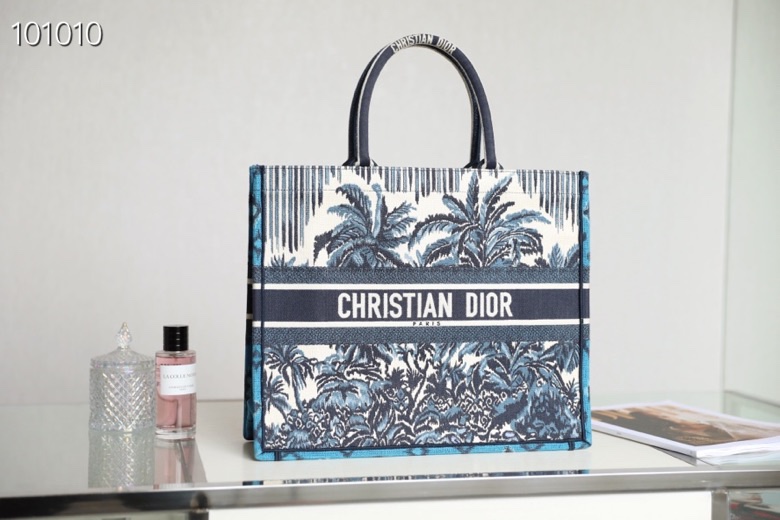 Dior Shopping Bags